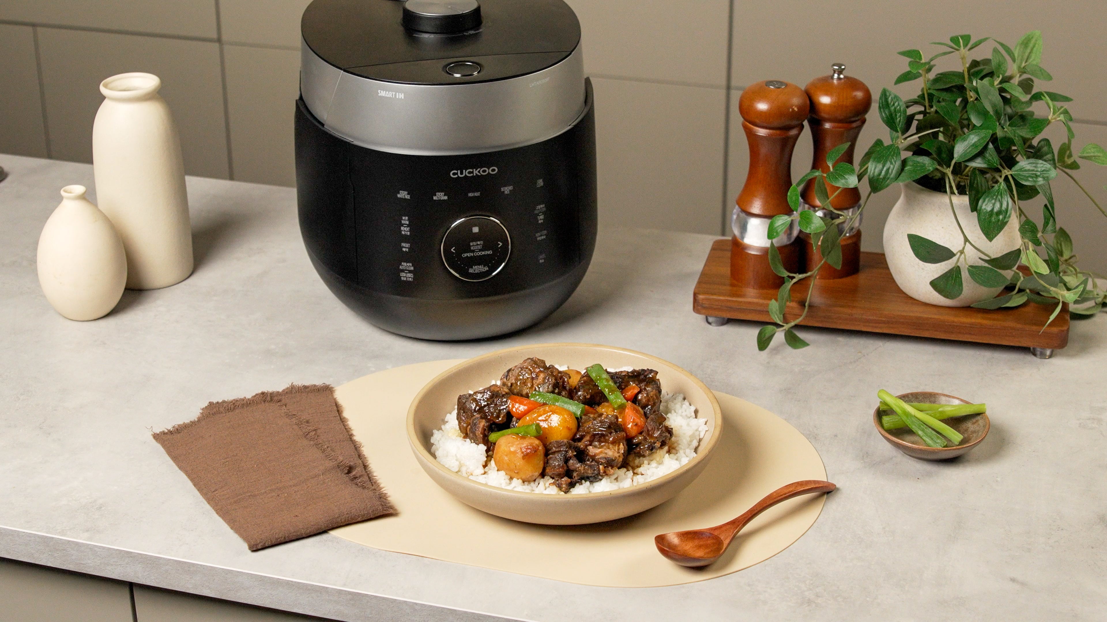 Rice Cooker Galbi Jjim (Korean Braised Short Ribs) with CRP-LHTAR0609F